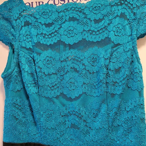Blue lace dress - Picture 2 of 4